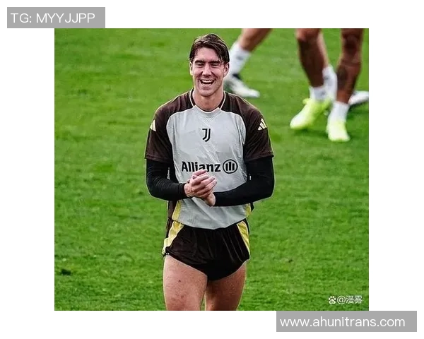 弗拉霍维奇的崛起与未来展望:从天赋少年到足球明星的蜕变之路