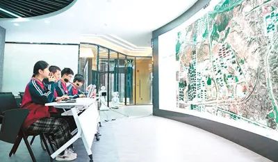 人民日报海外版 莱芜职业技术学院培养高技能人才：“让职校生也有满满获得感”(图2)