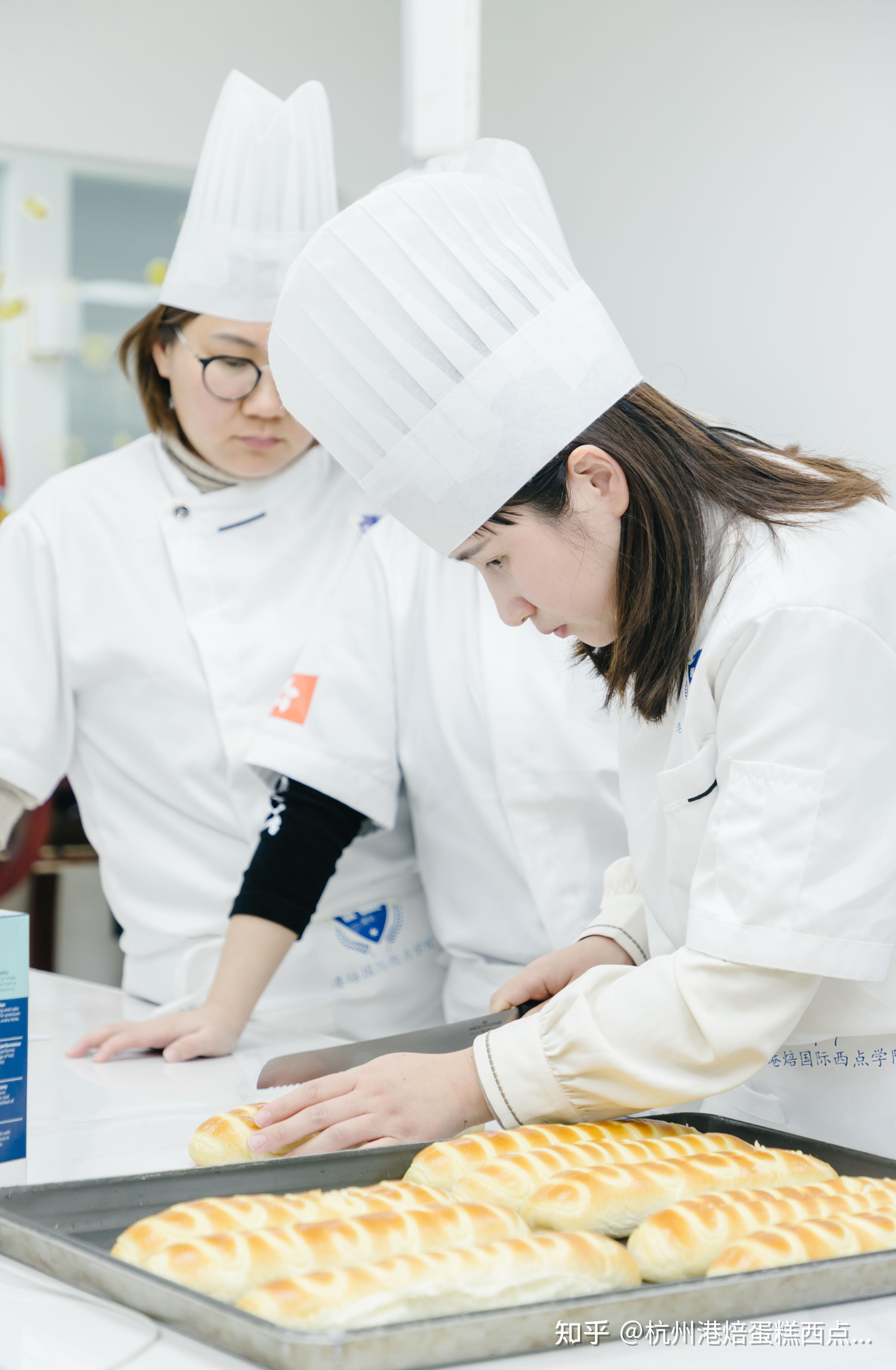 上海启动2025年陪诊师培训助力养老服务专业化发展
