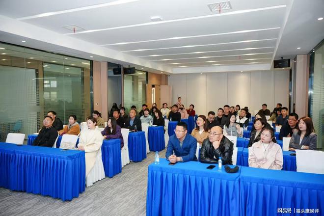 河南省电工技术学会电力新能源专业委员会成功举办商务礼仪培训(图4)