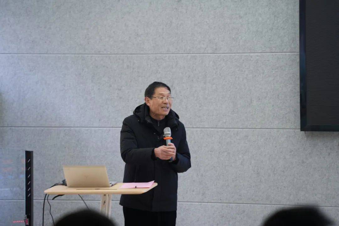 数智未来 “AI师Bwin必赢APP资专业培训”在上海高校顺利举办(图1)