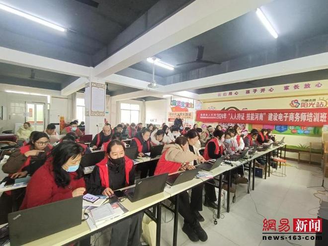 临颍老城社区：妇联赋能“她经济” 激活妇女就业新动能(图3)